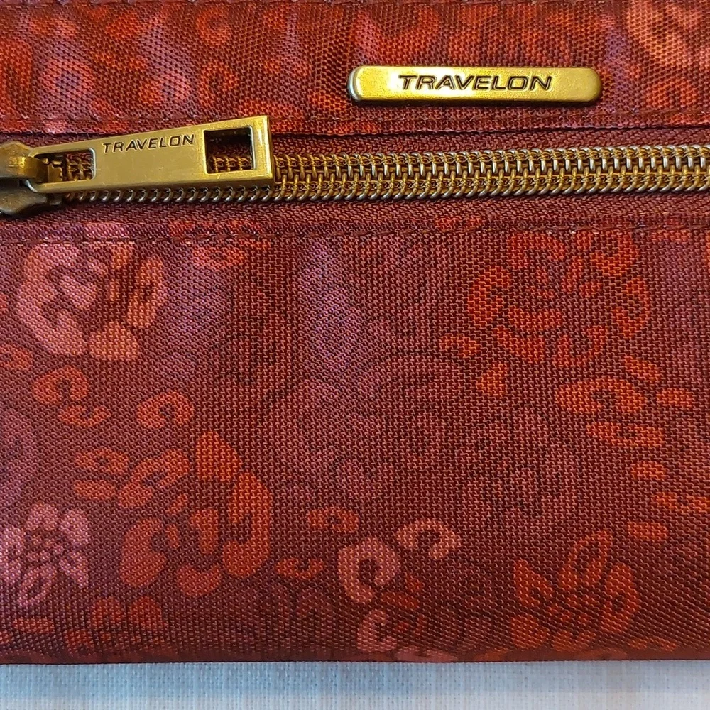 Travelon RFID Blocking Wallet Wristlet Burgundy NEW - Picture 11 of 14